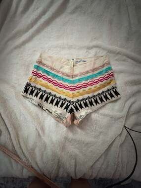 CHELSEAFLOWER Embroidered Tribal Print Linen Blend Boho Shorts Size M